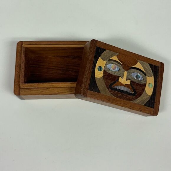 Vintage Small Wooden Trinket Box With Lid - Picture 2 of 5